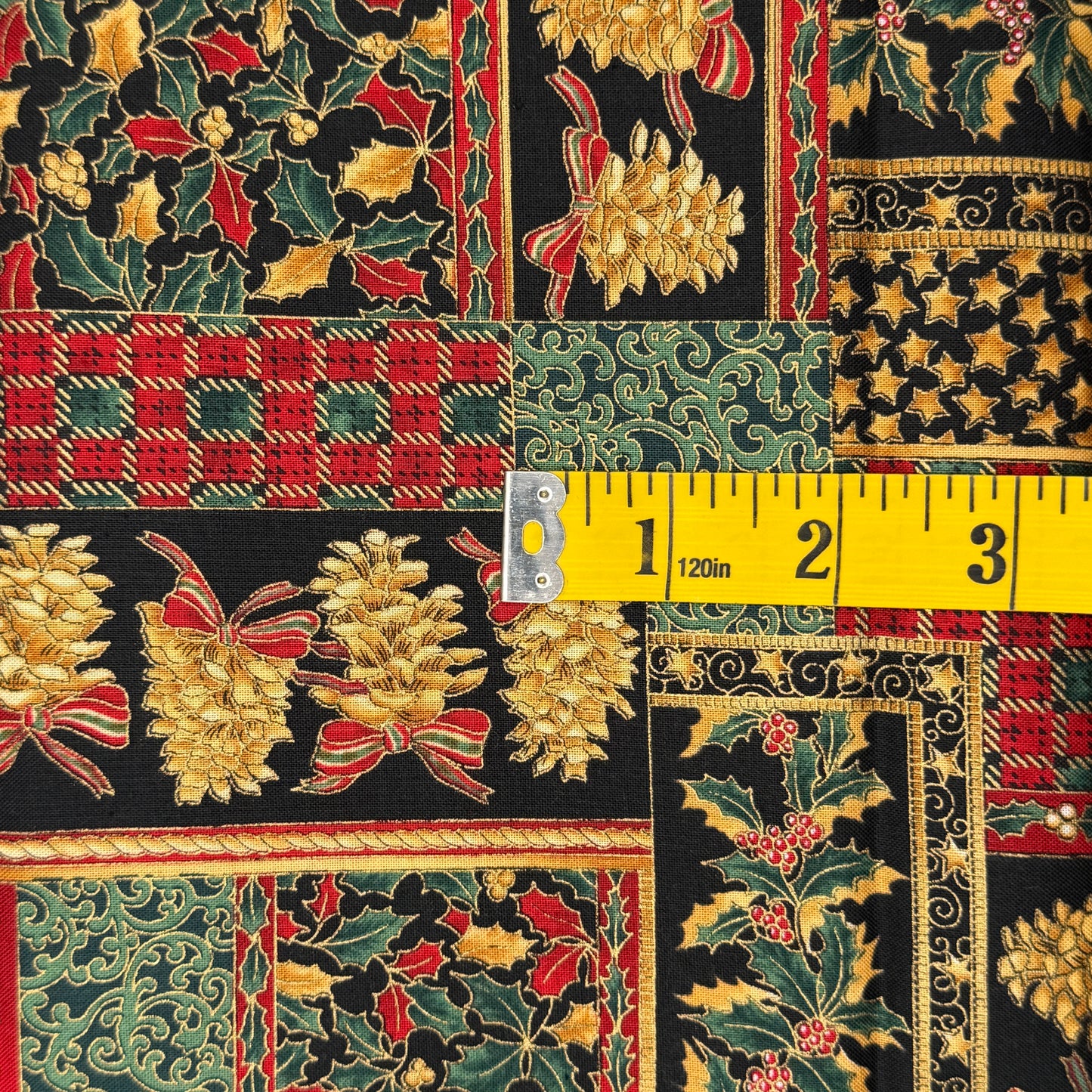 Holiday Vignettes Cotton: 2 yds