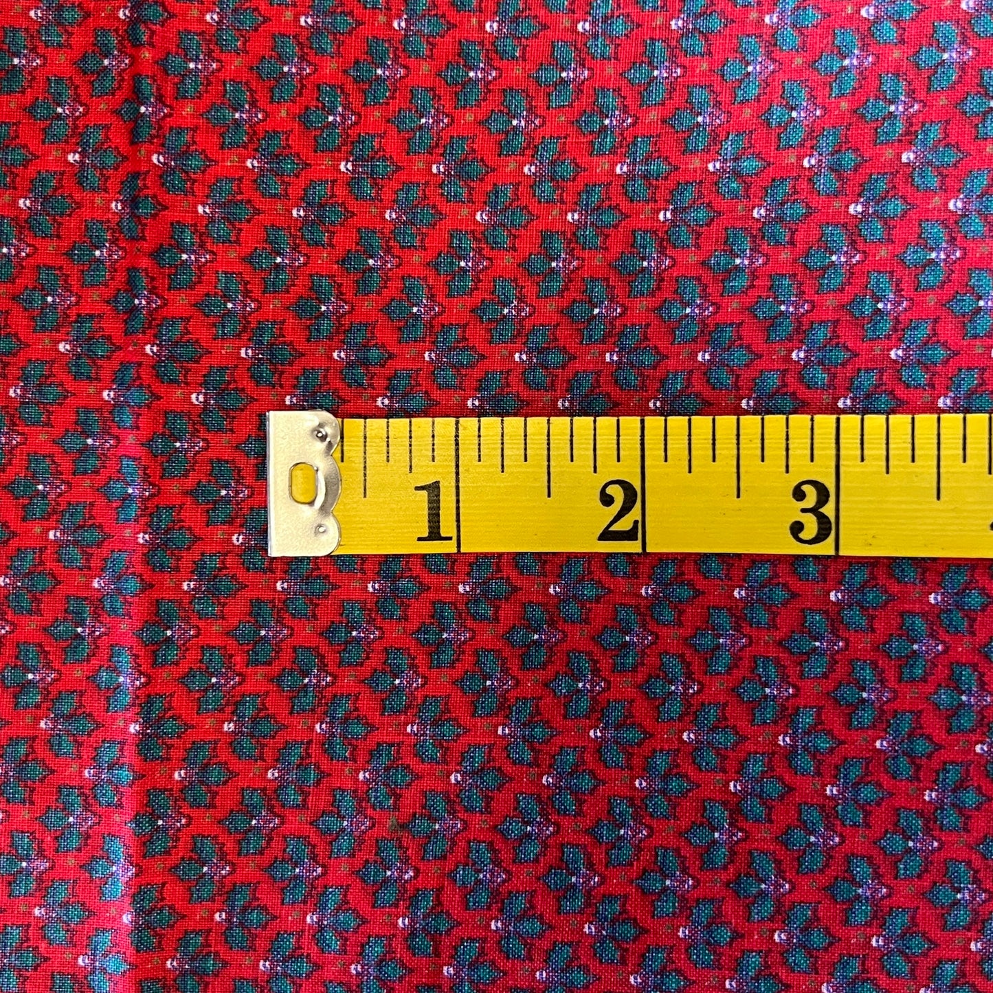 Leaf Pattern Cotton: 1 yd