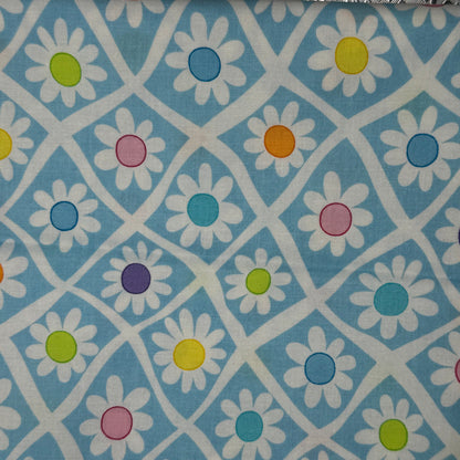 Light, Blue & White Groovy Floral Cotton: 1 yd
