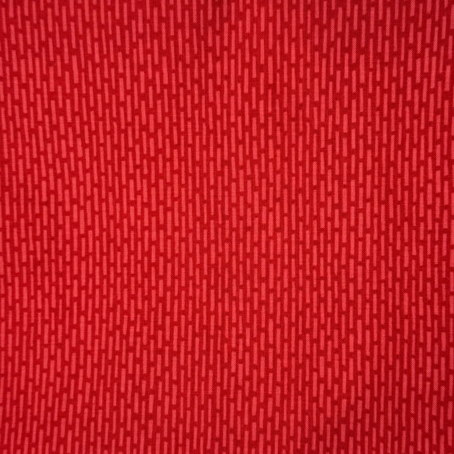 Two-Tone Red Dashes Cotton: 2 yds