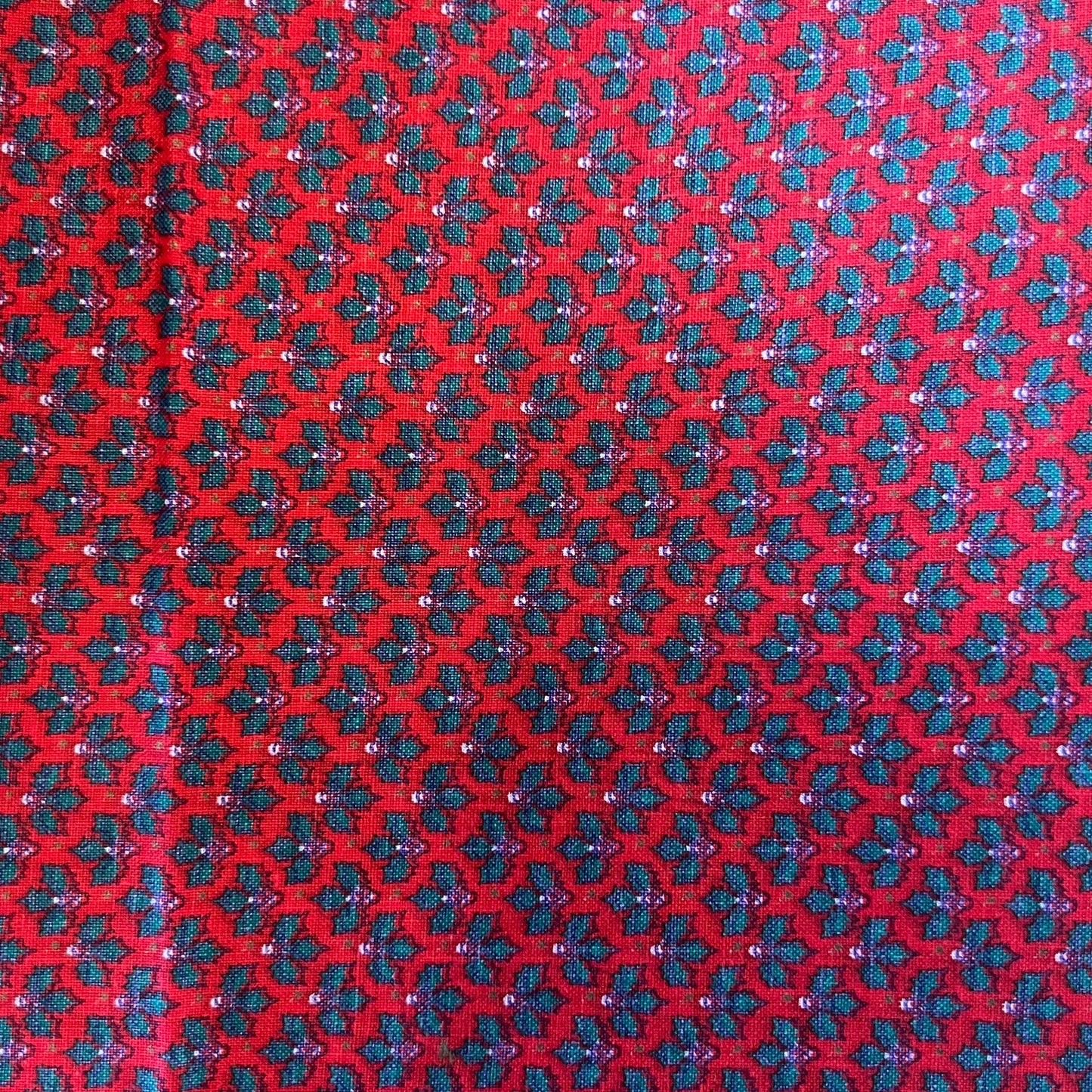 Leaf Pattern Cotton: 1 yd