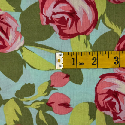 Tumble Roses Cotton Blend: 2.25 yds