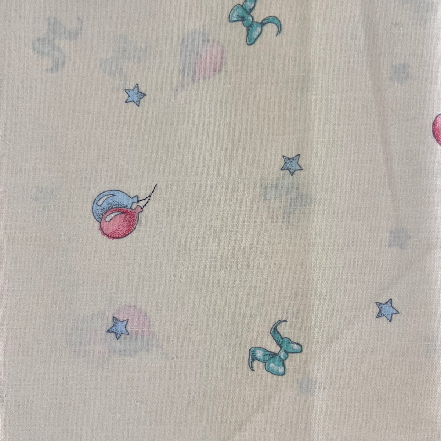 Bows & Balloons Cotton Blend: 3.5 yds