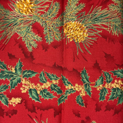 Holly & Pine Garlands Cotton: 1.5 yds