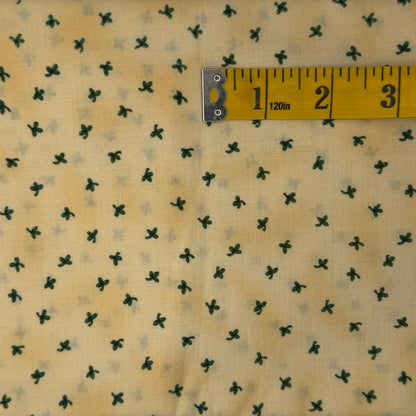 Mini Clover Cotton: 1 yd