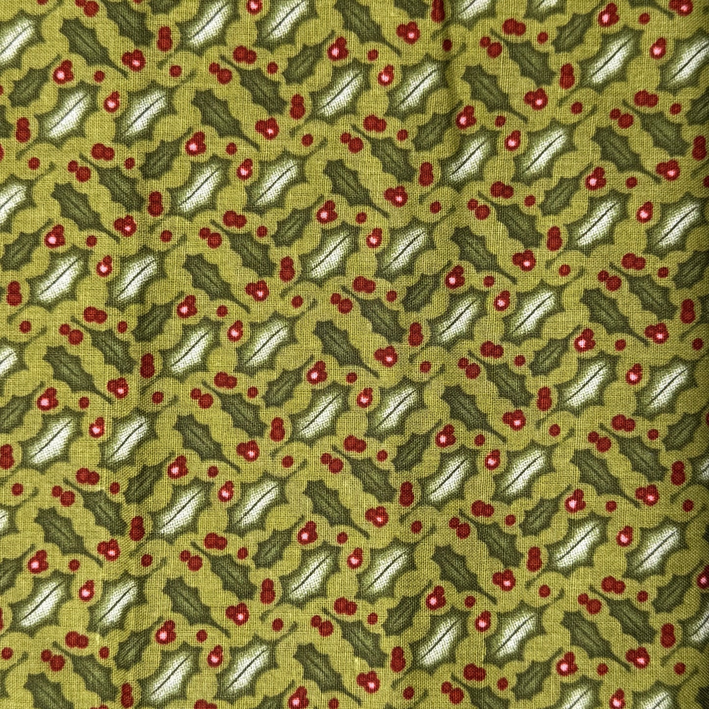 Christmas Holly Cotton: 3.75 yds