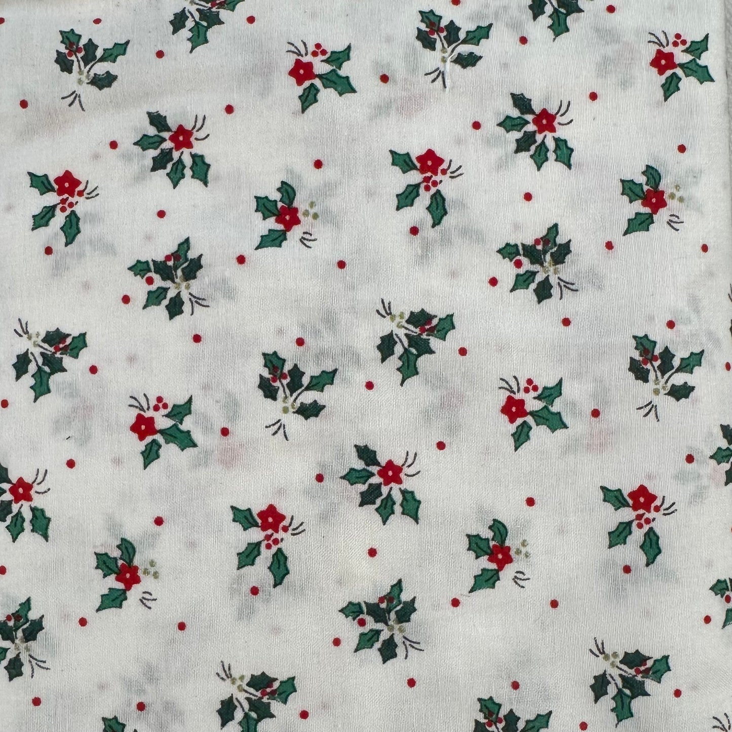 Christmas Holly Cotton: 3 yds
