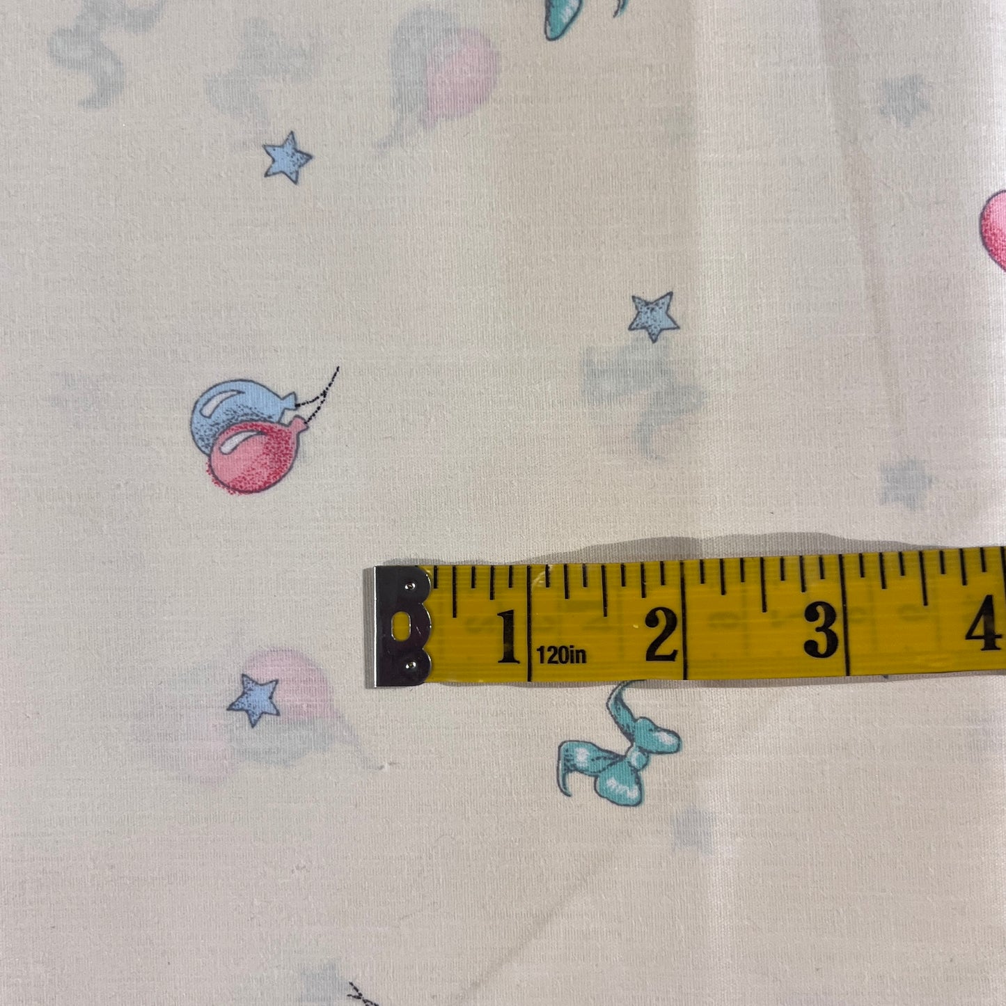 Bows & Balloons Cotton Blend: 3.5 yds